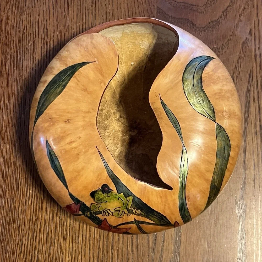Vintage Hand Painted Carved Gourd Frog Lily Pad Art‎ Natural Decorative Dish